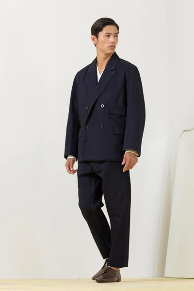 Look 10